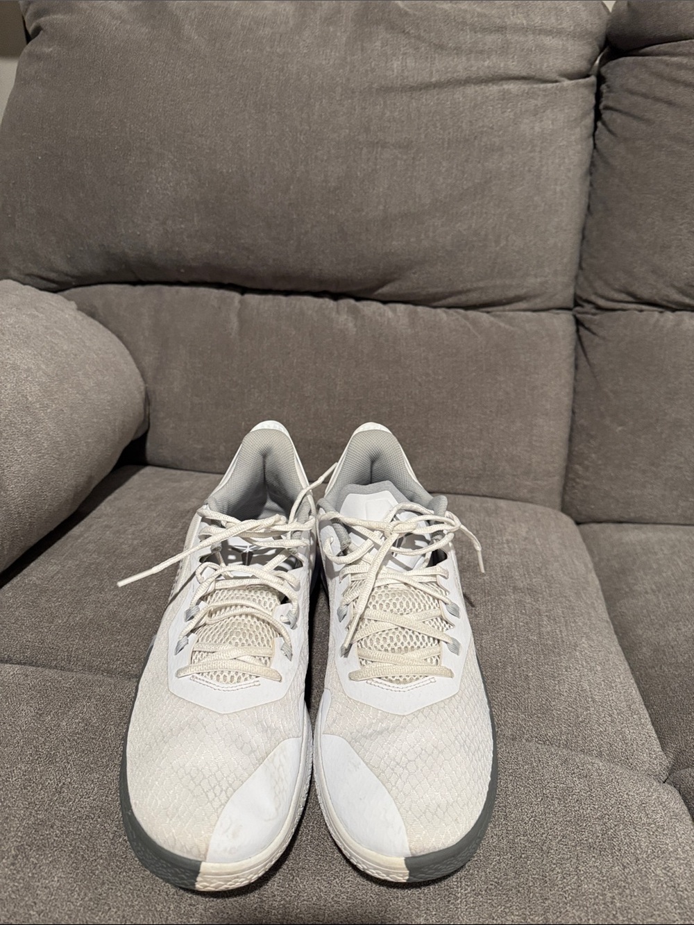 Men's White Athletic Training Shoes with Gray Outsole